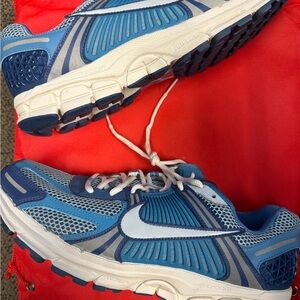 Nike Zoom Vomero 5 Blue & White Men's Running Shoes